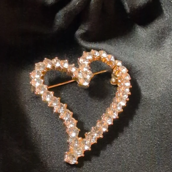 Kirks Folley Rhinestone Heart Pin - Picture 1 of 3